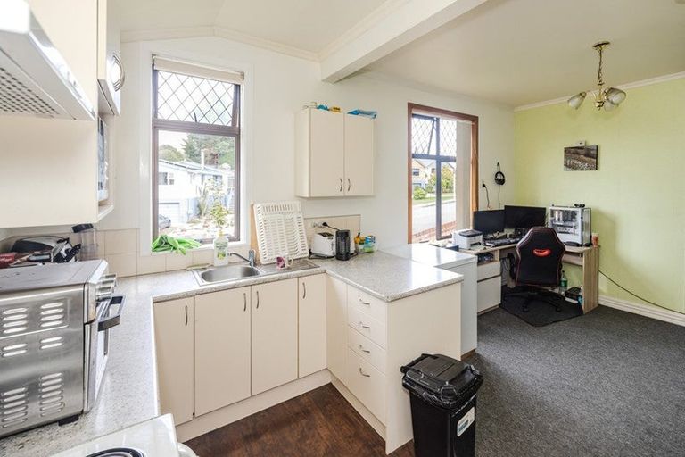 Photo of property in 15 Kelvin Street, South Hill, Oamaru, 9400