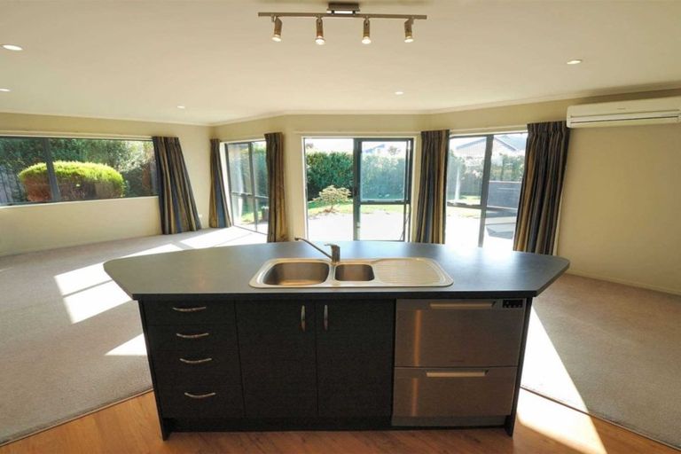 Photo of property in 33 Rolleston Drive, Rolleston, 7614