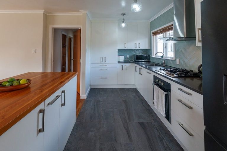 Photo of property in 52 Parker Avenue, New Lynn, Auckland, 0600