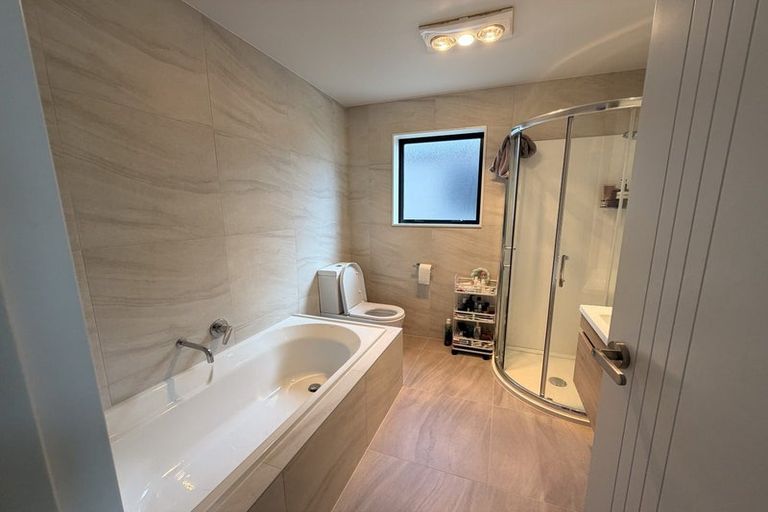 Photo of property in 3/18 Kaimai Avenue, Massey, Auckland, 0614