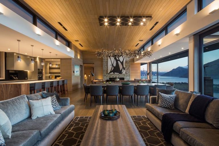 Photo of property in 10 Pinnacle Place, Queenstown, 9300