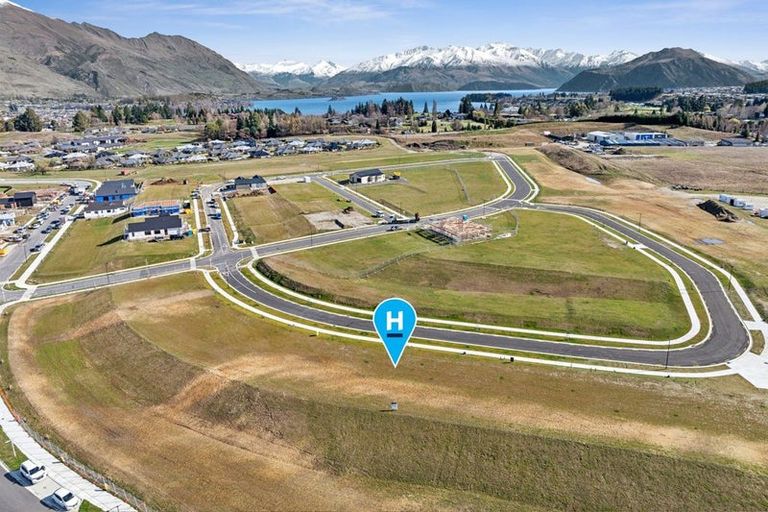 Photo of property in 10 Simpson Crescent, Wanaka, 9305