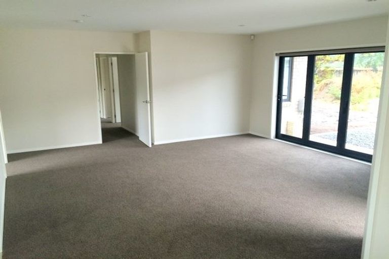 Photo of property in 3 Mill Grove, Riverhead, 0820