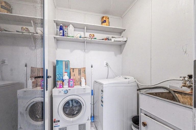 Photo of property in 1 Tiki Street, Castlecliff, Wanganui, 4501