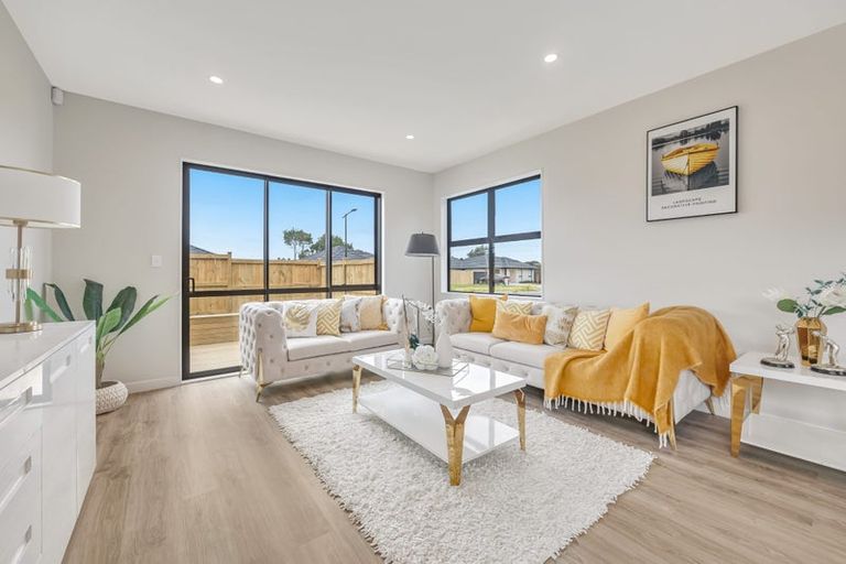 Photo of property in 24 Booker Drive, Tuakau, 2121