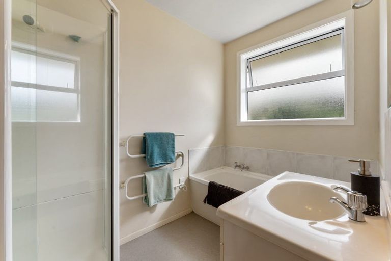 Photo of property in 2/28 Lyndon Street, Riccarton, Christchurch, 8041