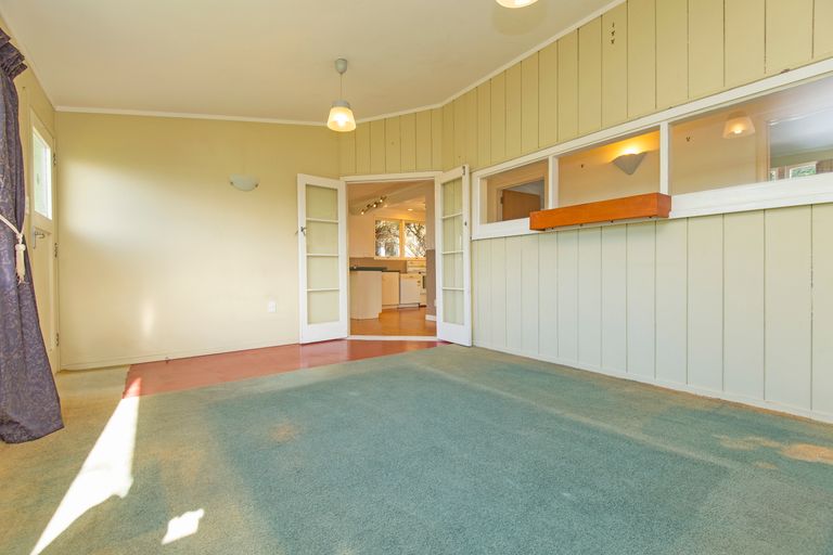 Photo of property in 7 Holiday Road, Stanmore Bay, Whangaparaoa, 0932