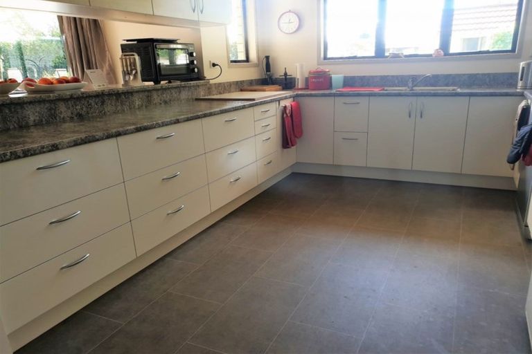 Photo of property in 12 Smith Street, Dannevirke, 4930