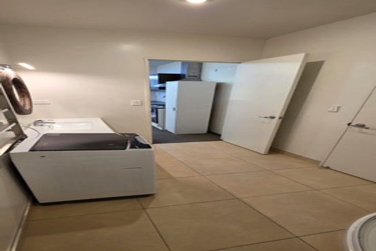 Photo of property in 5 Hazel Glen, Bayview, Auckland, 0629