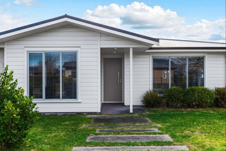 Photo of property in 28 Bastille Court, Rangatira Park, Taupo, 3330