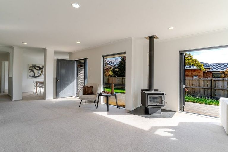 Photo of property in 23 Charles Street, Carterton, 5713