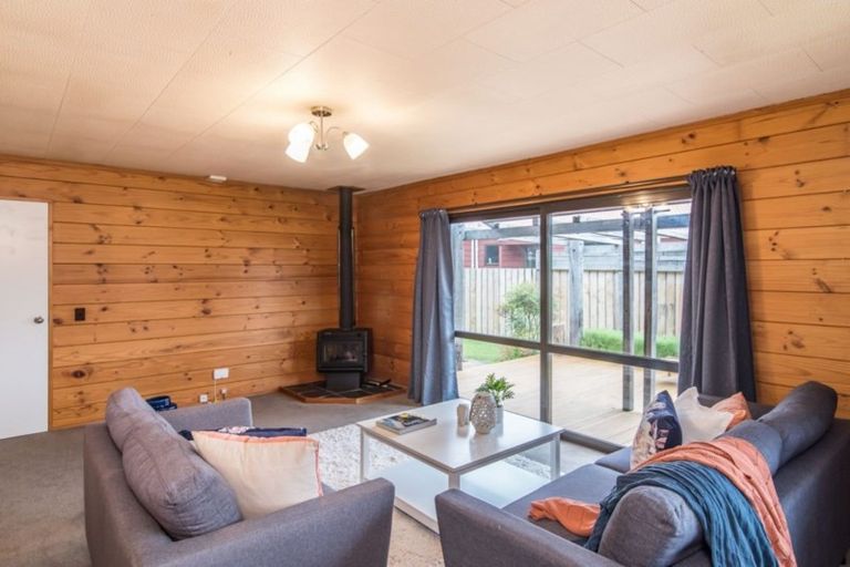 Photo of property in 4 Poneke Drive, Waikanae, 5036