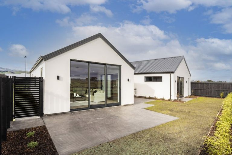 Photo of property in 100 Skibbereen Drive, Halswell, 8025