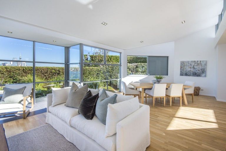 Photo of property in 53a Stanley Point Road, Stanley Point, Auckland, 0624