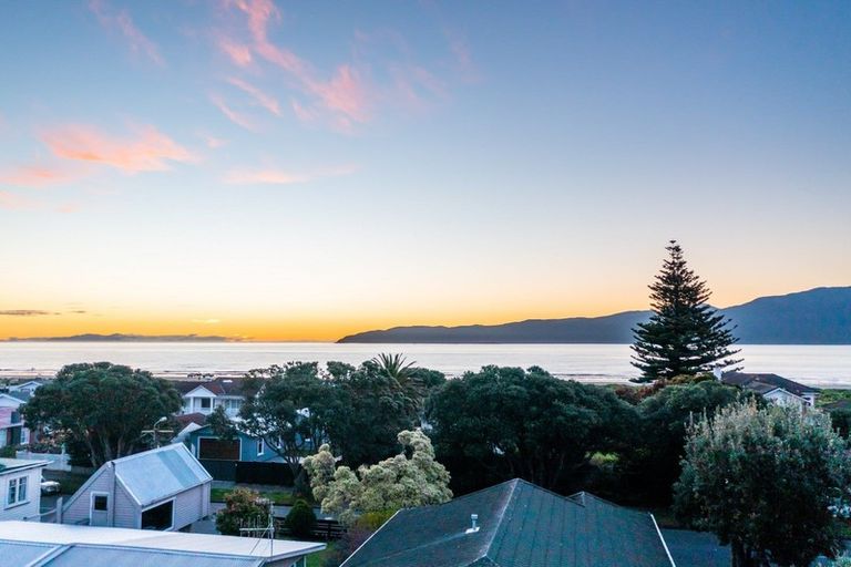 Photo of property in 14 Manly Street, Paraparaumu Beach, Paraparaumu, 5032