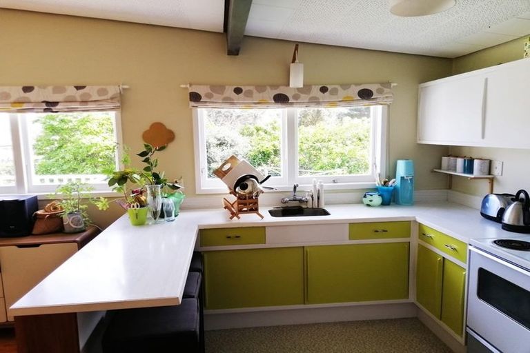 Photo of property in 1 Paramu Avenue, Birkdale, Auckland, 0626