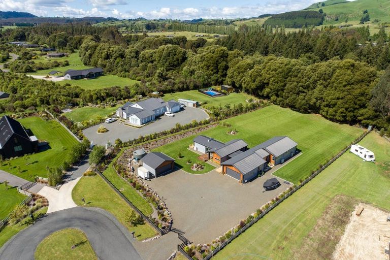 Photo of property in 20 Lancewood Way, Kinloch, Taupo, 3377