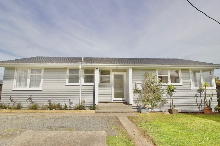 Photo of property in 57 Chingford Close, Mangere, Auckland, 2022