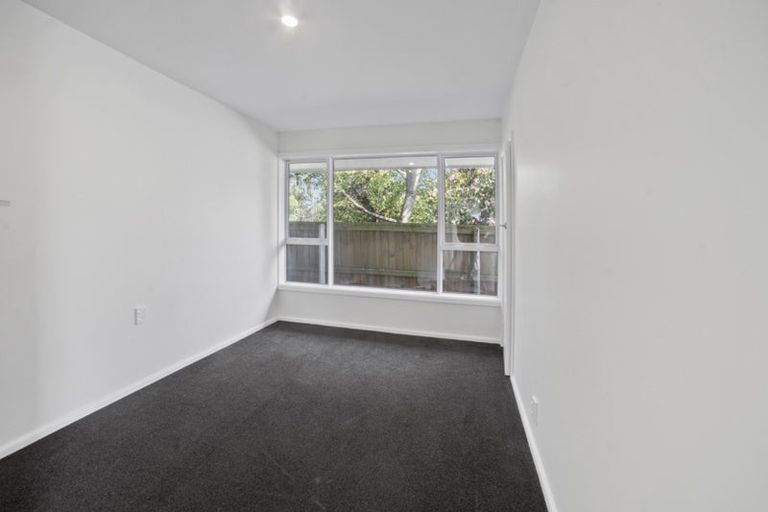 Photo of property in 2/60 Grahams Road, Burnside, Christchurch, 8041