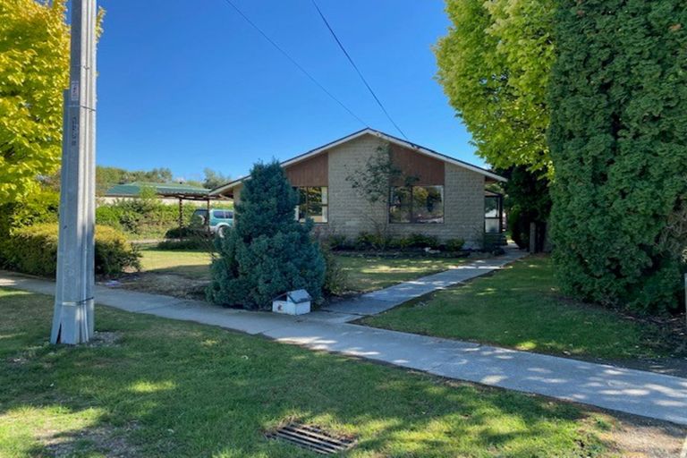 Photo of property in 6 Cobham Crescent, Omakau, 9376