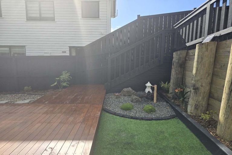 Photo of property in 5 Lawson Creek Street, Massey, Auckland, 0614