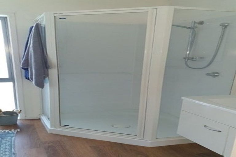 Photo of property in 3 Gazelle Avenue, Beach Haven, Auckland, 0626