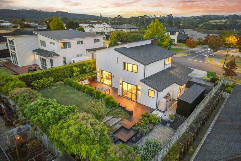 Photo of property in 8 Dinning Road, Riverhead, 0820