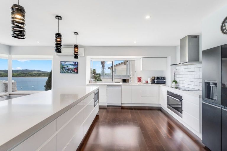 Photo of property in 1/121 Pah Road, Cockle Bay, Auckland, 2014