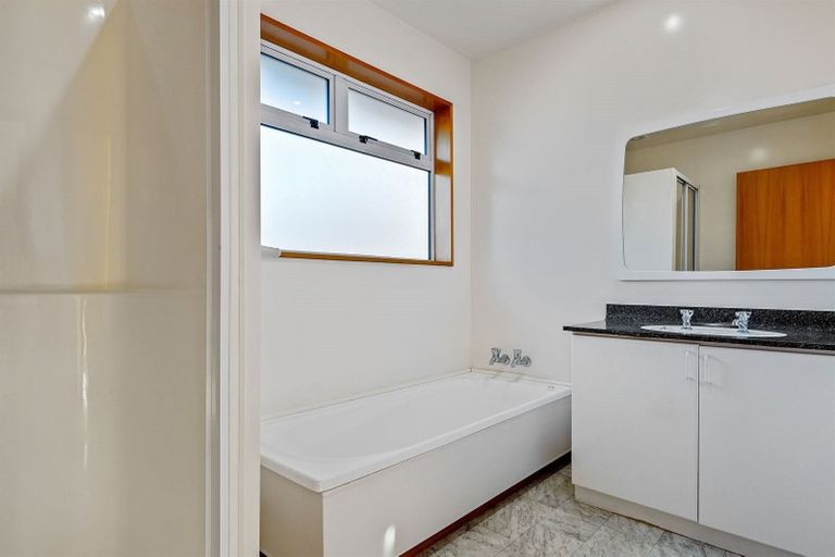 Photo of property in 2/172 Cashmere Road, Hoon Hay, Christchurch, 8025