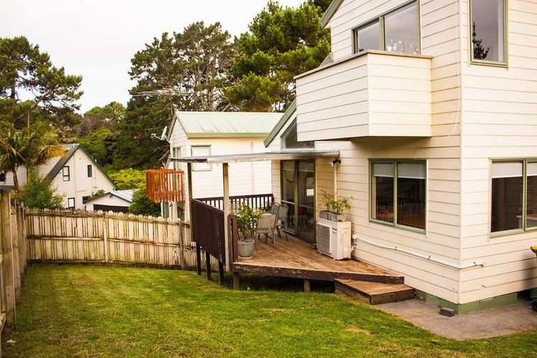 Photo of property in 1/87 Unsworth Drive, Unsworth Heights, Auckland, 0632