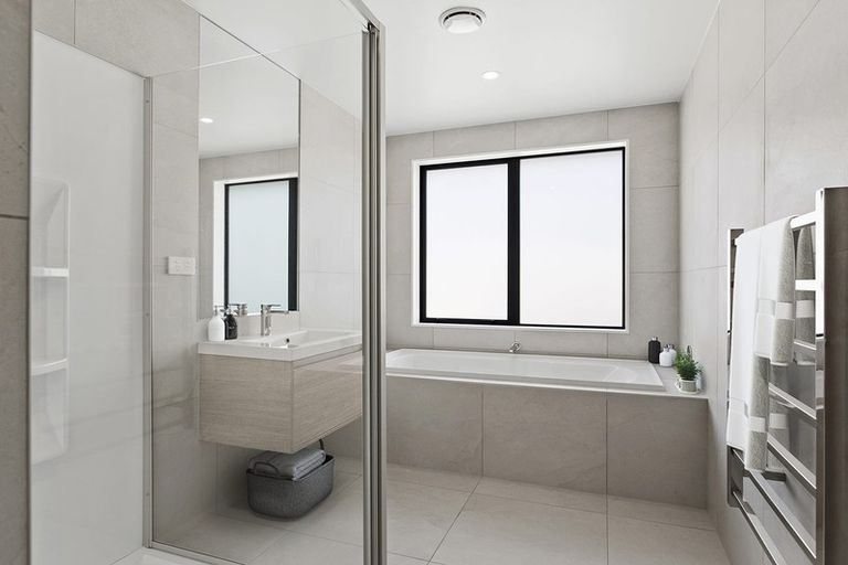 Photo of property in 20 Taikura Avenue, Red Beach, 0932