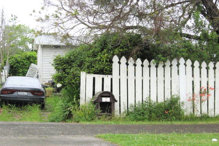 Photo of property in 8 Hall Avenue, Mangere, Auckland, 2022