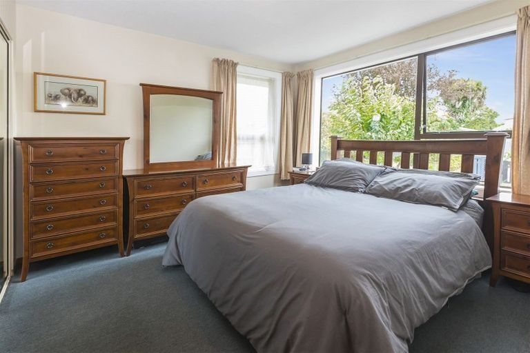 Photo of property in 18 Camelia Place, Islington, Christchurch, 8042