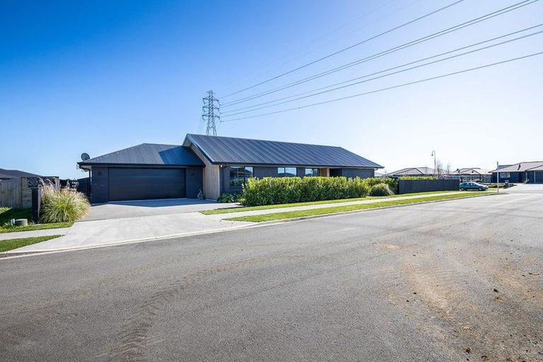 Photo of property in 29 Honeyfield Drive, Whalers Gate, New Plymouth, 4310