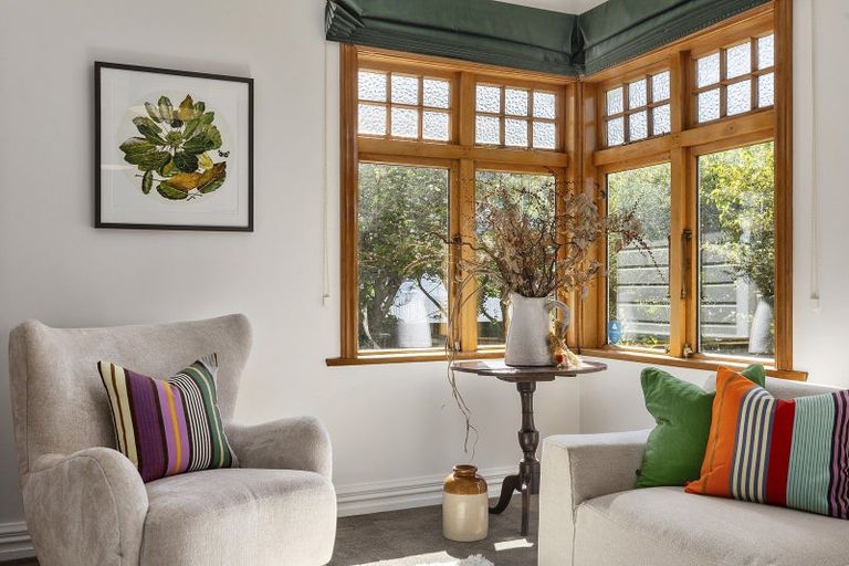 Photo of property in 57 Garden Road, Northland, Wellington, 6012