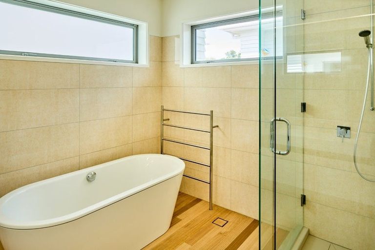 Photo of property in 31 Pendennis Point, Camborne, Porirua, 5026