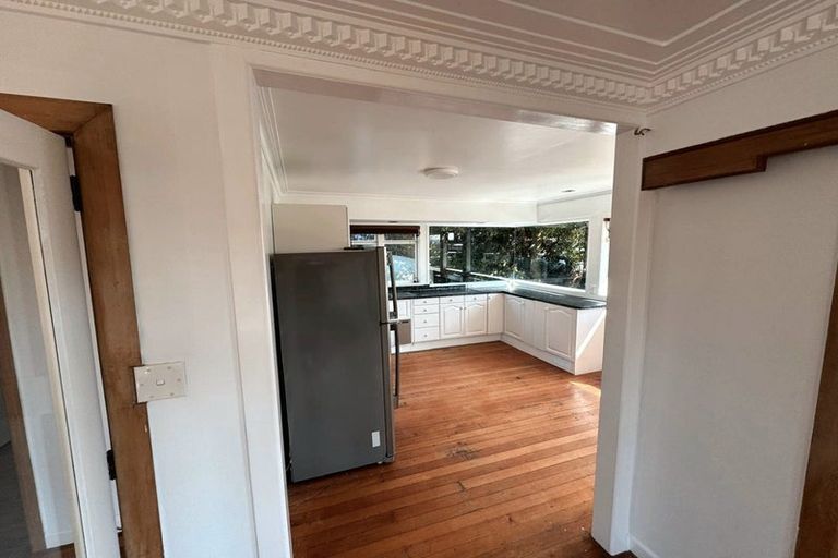 Photo of property in 17 Tauhinu Road, Greenhithe, Auckland, 0632