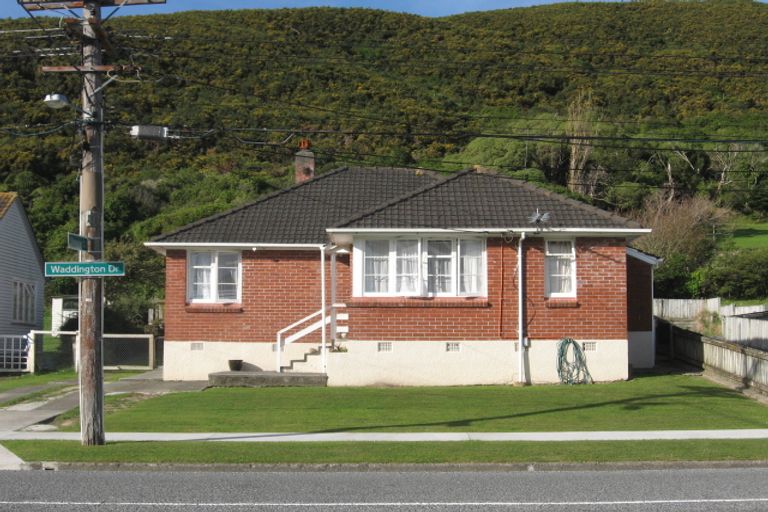 Photo of property in 194 Waddington Drive, Naenae, Lower Hutt, 5011