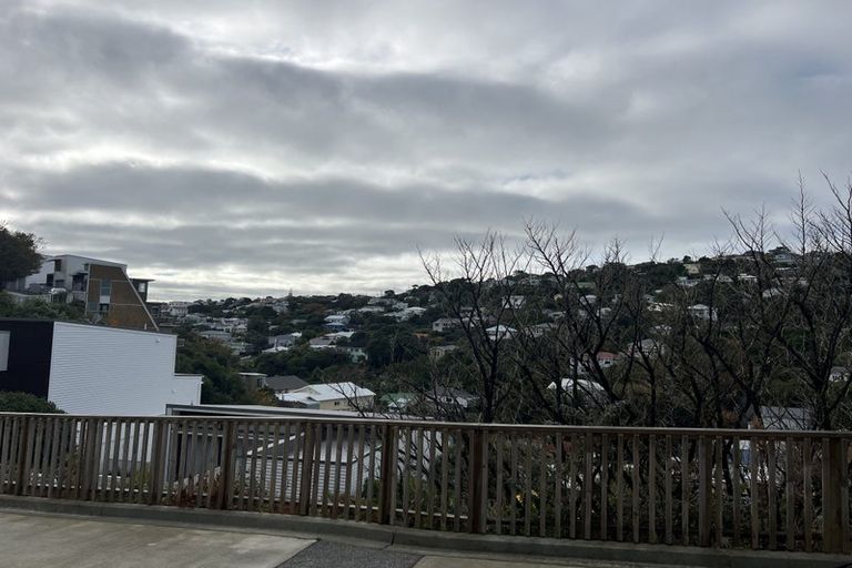 Photo of property in 65u1 Tiketike Way, Brooklyn, Wellington, 6021