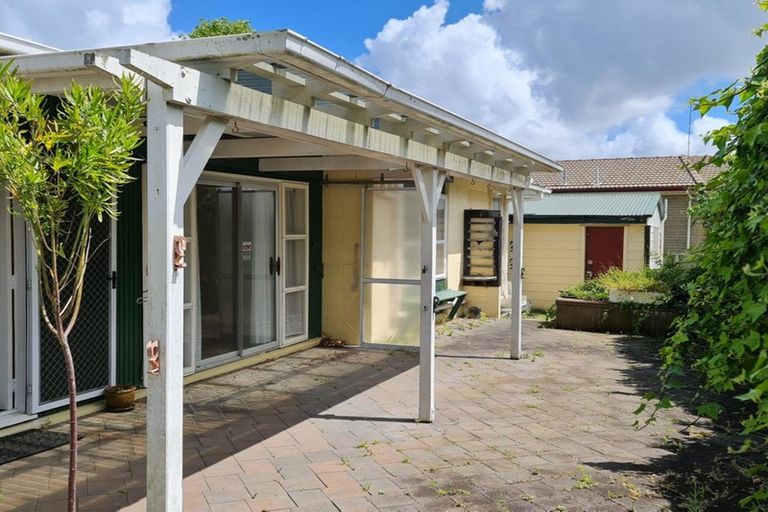 Photo of property in 107 Muir Avenue, Mangere Bridge, Auckland, 2022