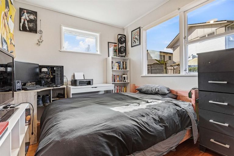 Photo of property in 9 Flaxdale Street, Birkdale, Auckland, 0626