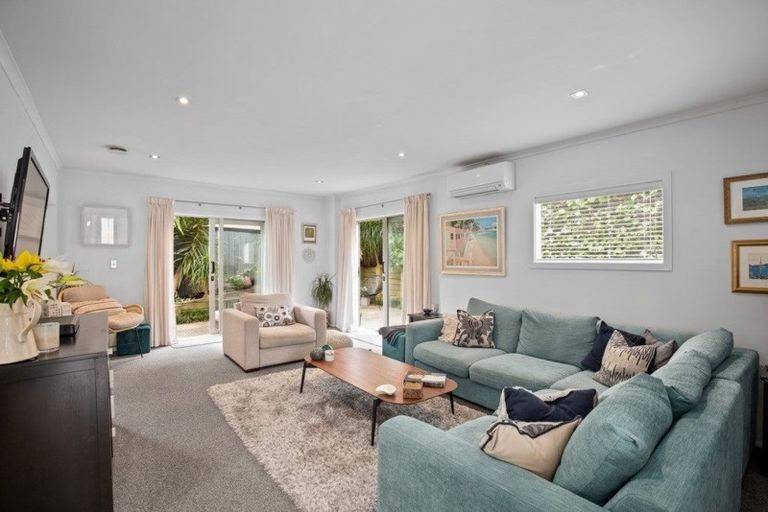 Photo of property in 2/26 Penning Road, Castor Bay, Auckland, 0620