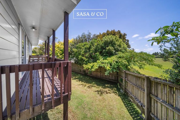 Photo of property in 2/6 Bundena Place, Clendon Park, Auckland, 2103