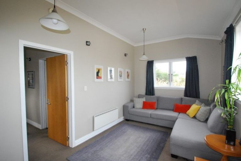 Photo of property in 70 Salford Street, Newlands, Wellington, 6037