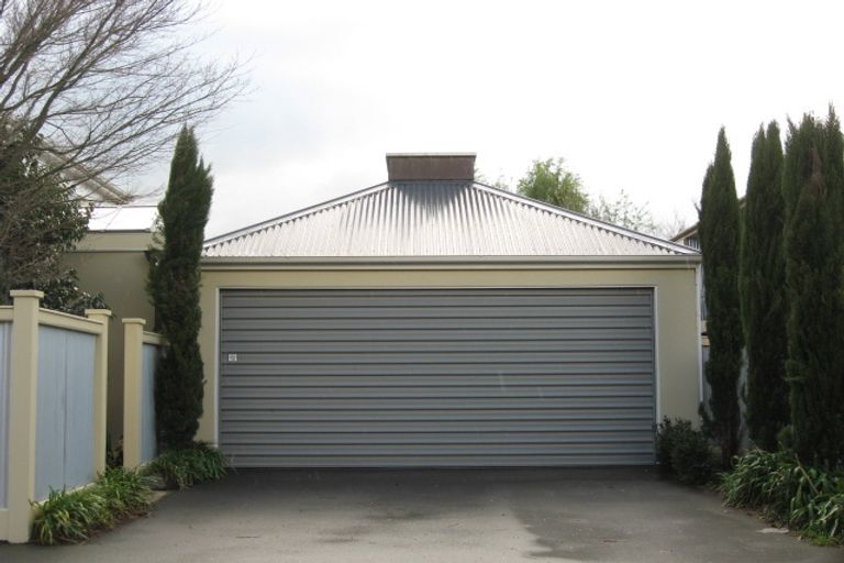 Photo of property in 2/133 Holly Road, St Albans, Christchurch, 8014