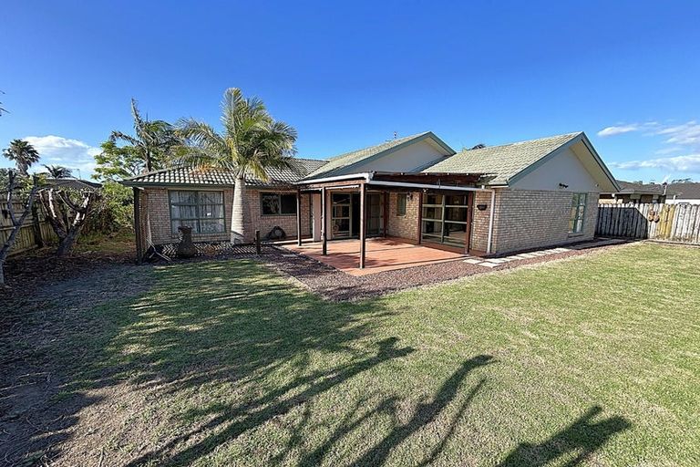 Photo of property in 7 Belcoo Crescent, East Tamaki, Auckland, 2013