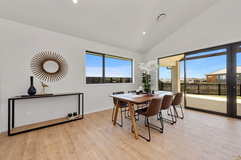 Photo of property in 12 Bosun Place, Te Atatu Peninsula, Auckland, 0610