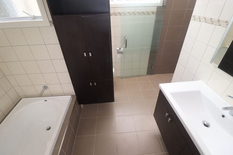 Photo of property in 81 Sturges Road, Henderson, Auckland, 0612