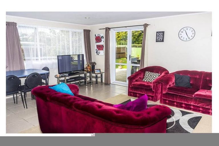Photo of property in 2/9 Hamilton Road, Papatoetoe, Auckland, 2025