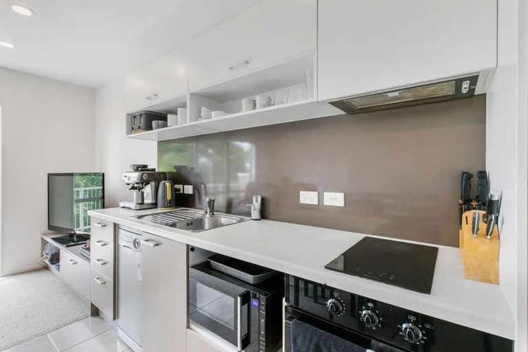 Photo of property in 592k Whangaparaoa Road, Stanmore Bay, Whangaparaoa, 0932